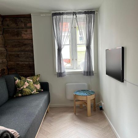 Entire Renovated Apartment From 1780 With Kitchen, Bath, Bedroom, And Living Room In Skuteviken Bergen Luaran gambar