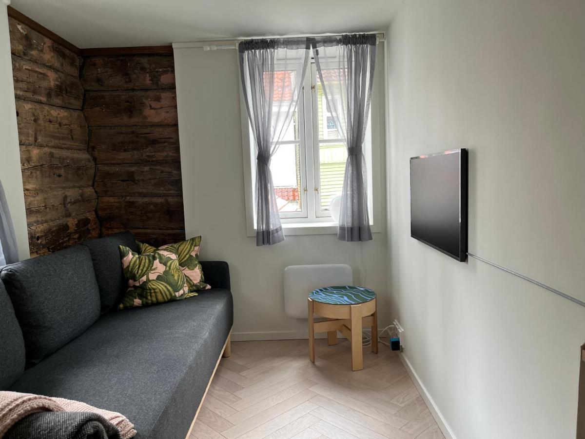 Entire Renovated Apartment From 1780 With Kitchen, Bath, Bedroom, And Living Room In Skuteviken Bergen Luaran gambar
