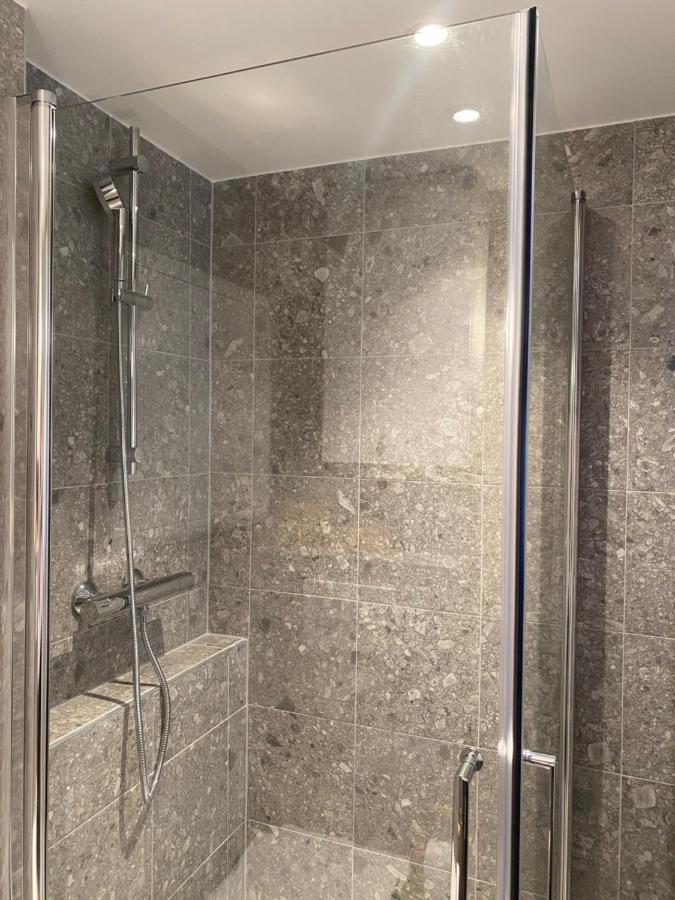 Entire Renovated Apartment From 1780 With Kitchen, Bath, Bedroom, And Living Room In Skuteviken Bergen Luaran gambar