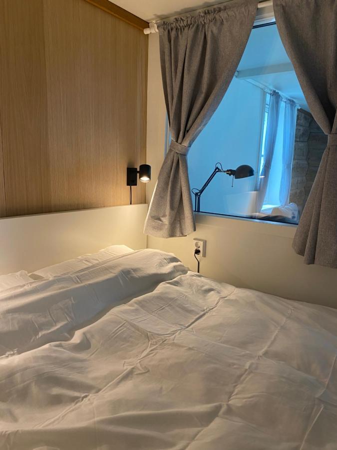 Entire Renovated Apartment From 1780 With Kitchen, Bath, Bedroom, And Living Room In Skuteviken Bergen Luaran gambar