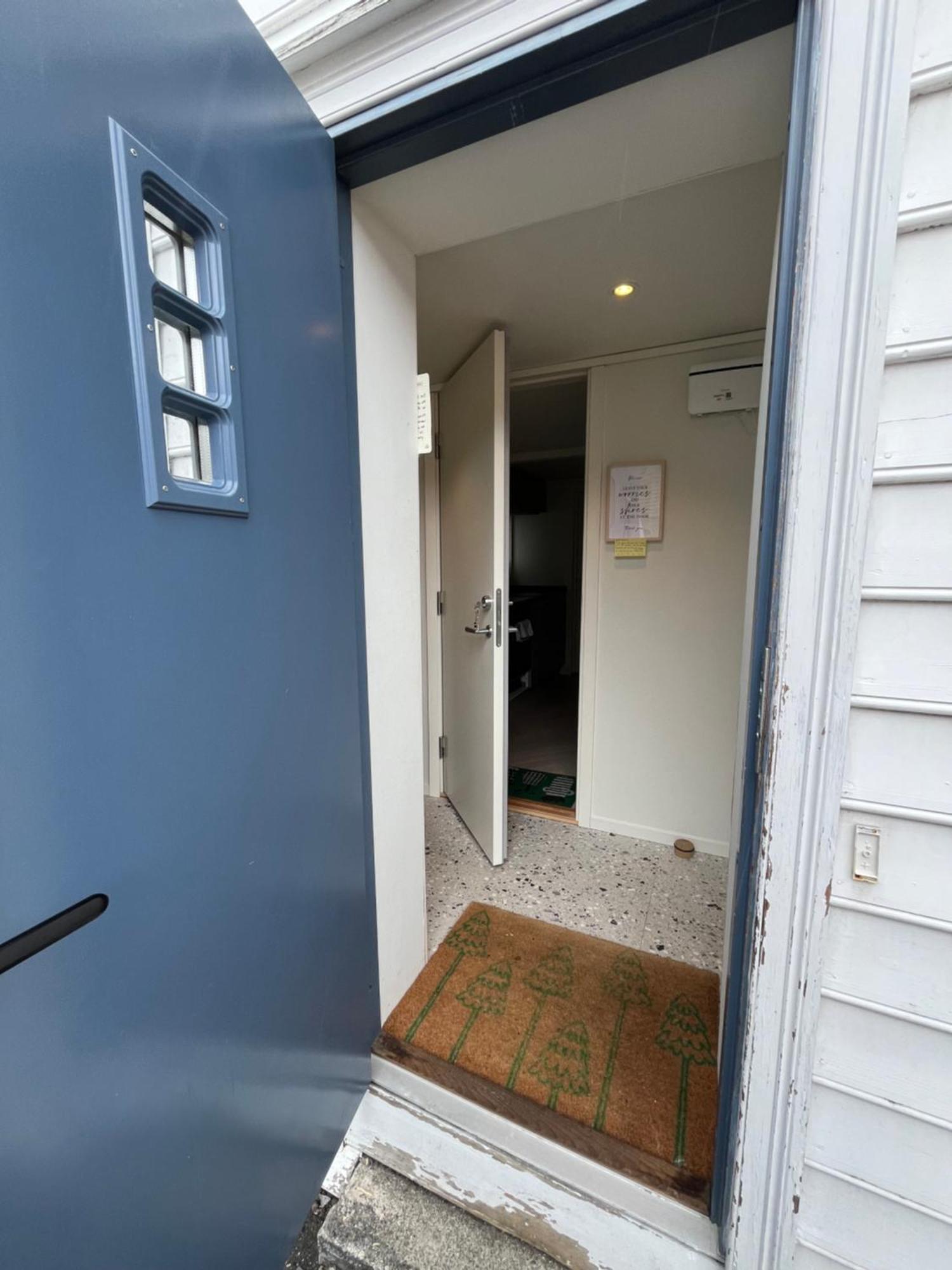 Entire Renovated Apartment From 1780 With Kitchen, Bath, Bedroom, And Living Room In Skuteviken Bergen Luaran gambar
