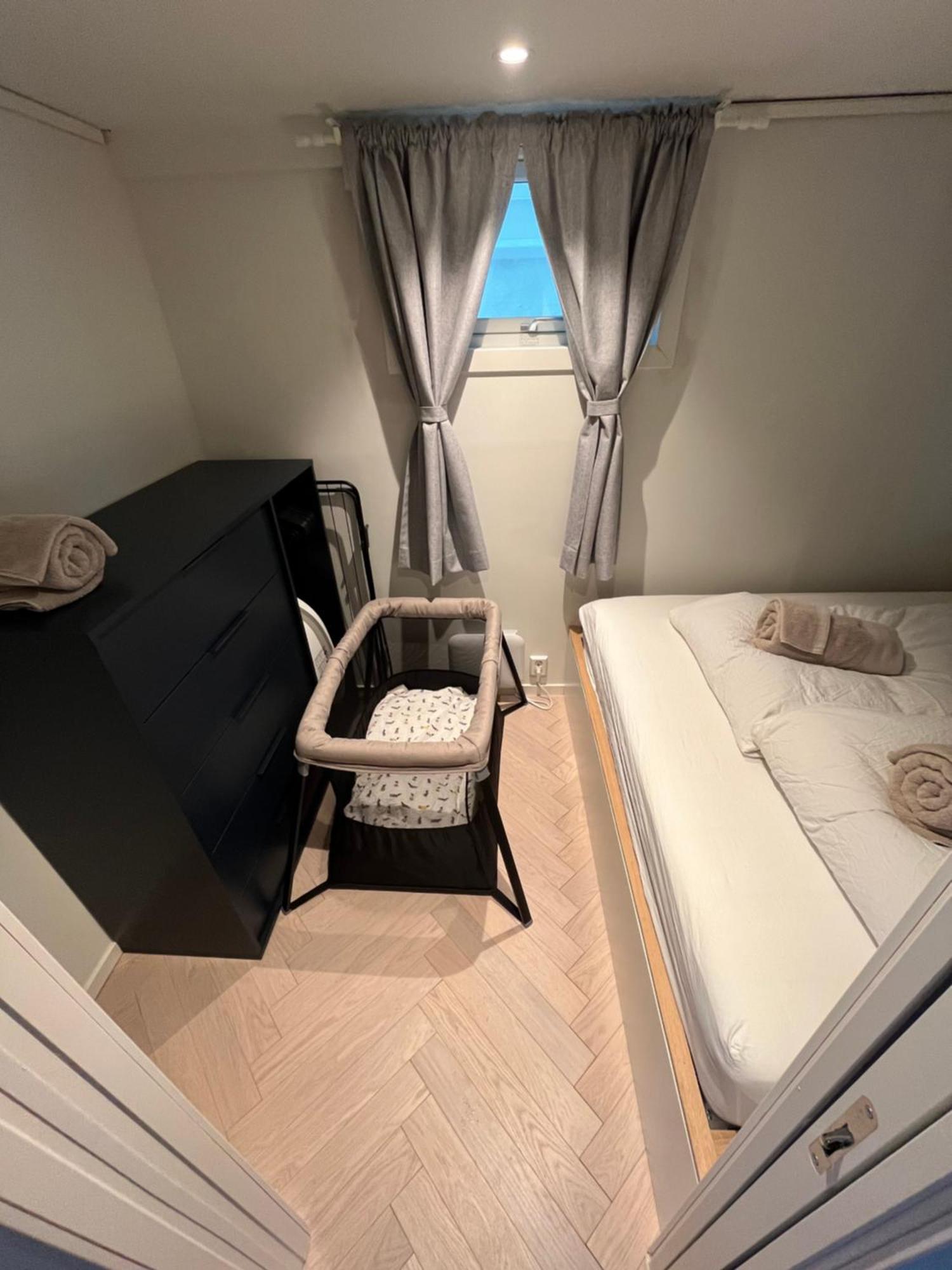 Entire Renovated Apartment From 1780 With Kitchen, Bath, Bedroom, And Living Room In Skuteviken Bergen Luaran gambar
